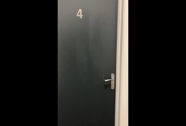 Studio apartment on Brocco Bank  Main Photo