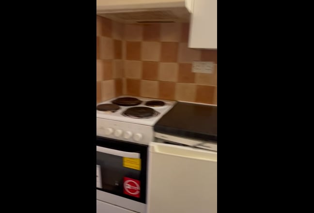 Studio Flat  Main Photo