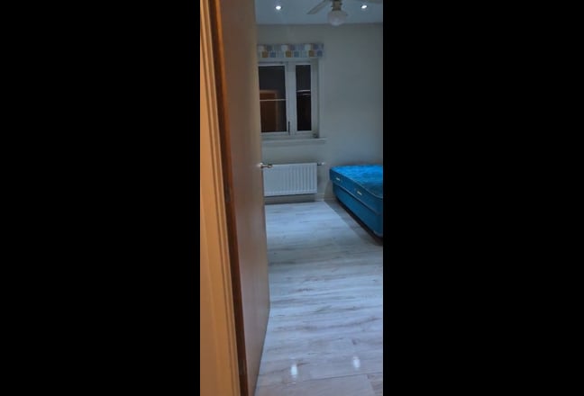 Single room available Main Photo