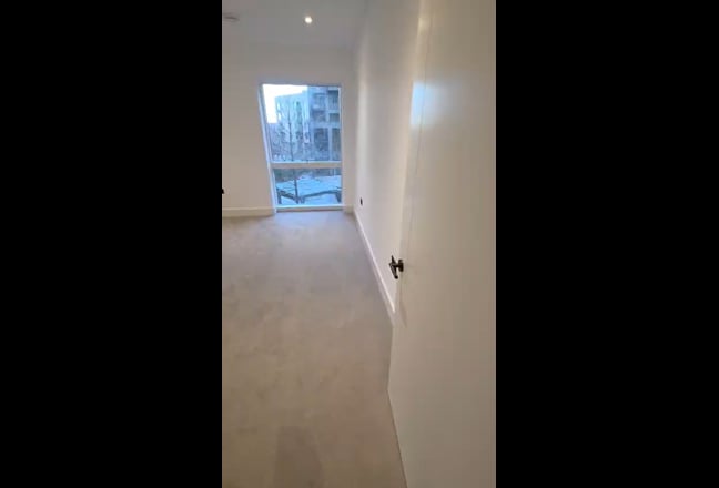 Stunning double en-suit bedroom in Clapham Junctio Main Photo