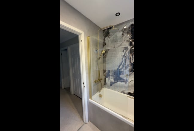 Single Room in 3 Bedroom house  Main Photo