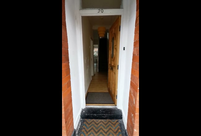 2 rooms coming available from 1st April. Main Photo