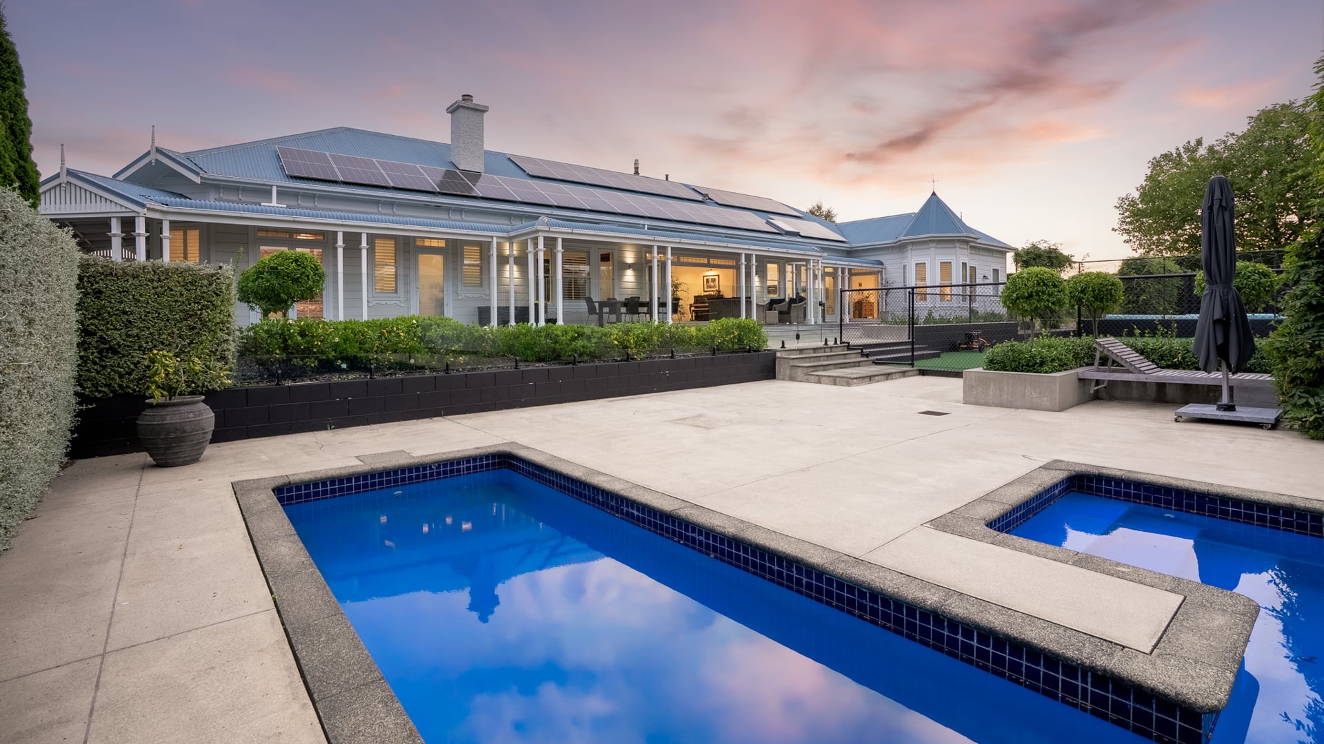 Timeless Elegance in Parklike Grounds