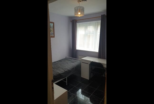 Furnished Double Room Available Main Photo