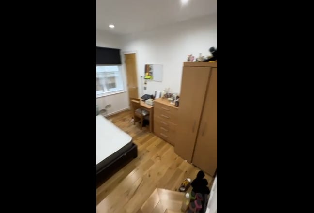 2 Rooms in Prime Camden Town! 📍 Main Photo