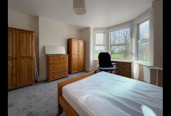 Double Bedroom Overlooking Palmer Park Main Photo