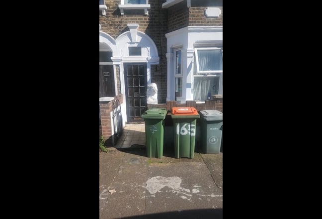 Single Box room in Canning Town Front Facing ! Main Photo