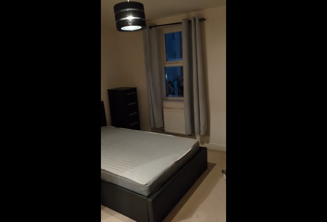 Two bedroom flat - bills included  Main Photo