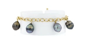 C. 1990 Vintage Cultured Black Semi-Baroque Pearl Charm Bracelet in 14kt Yellow Gold