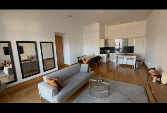 Bright & Stylish Room Available Now Main Photo