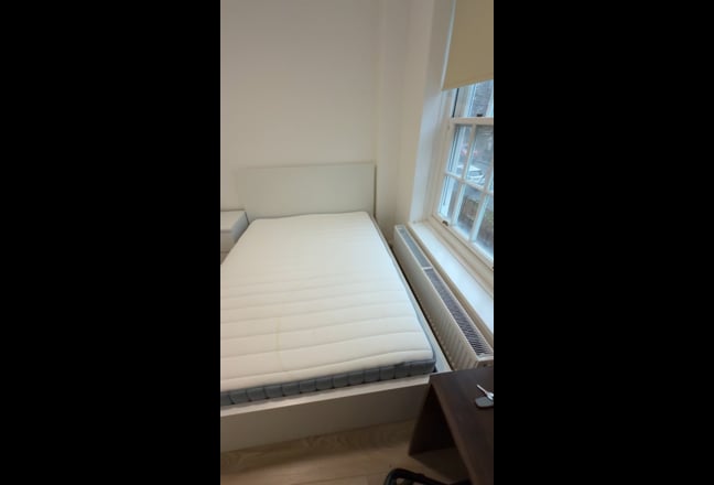 Spacious room in Friendly flat – Vauxhall!(13Pell) Main Photo