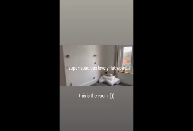 Cosy Double Leyton Right Next to Station  Main Photo