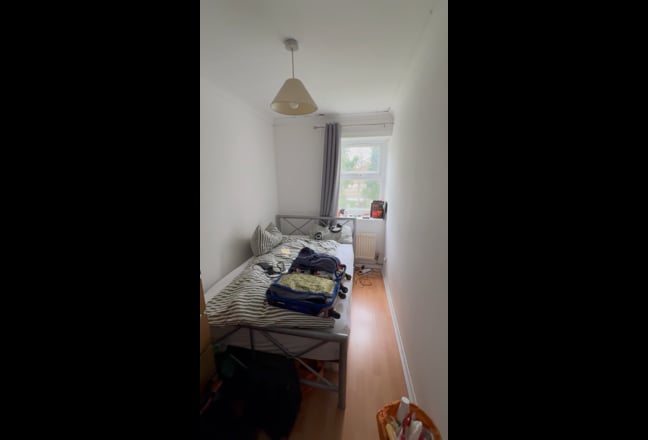 Quiet Park-Facing Room by Victoria Park Main Photo