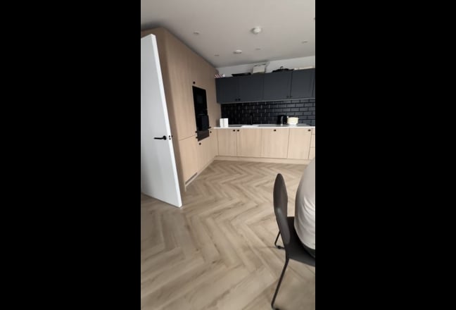 Corner flat with own bathroom at Bankside Main Photo