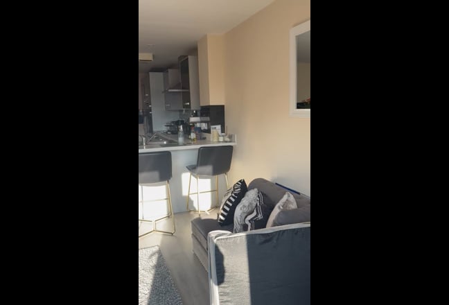 Double en-suite room in new build house  Main Photo