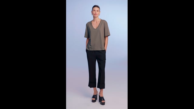 Camiseta Decote V Militar Claudia