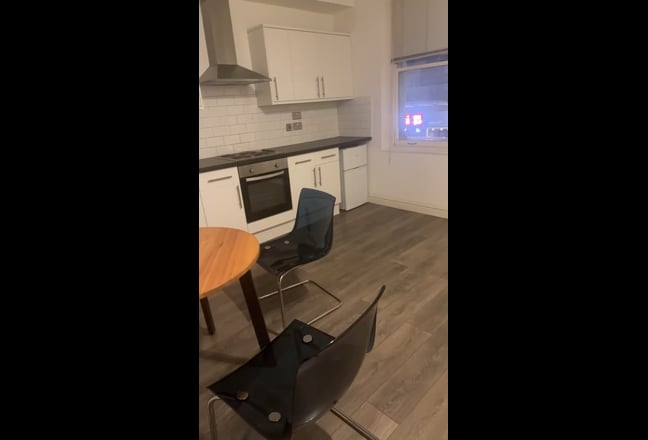 First Floor Studio in Wimbledon*Couples Allowed* Main Photo