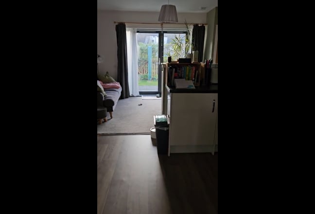 Good sized double room in a new build house. Main Photo
