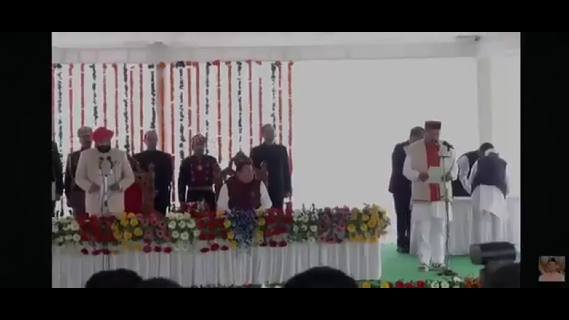 *उत्तराखंड में पाँच विधायकों ने ली मंत्री पद की शपथ*

*मदन कौशिक* 
*प्रदीप बतरा* 
*भरत चौधरी* 
*खजानदास* 
*रामसिंह कैडा, मंत्री बने*