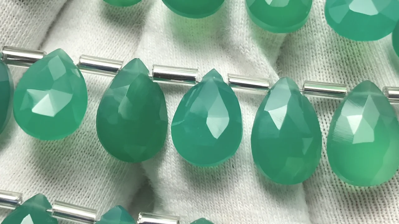 宝石質グリーンオニキス AAA ペアシェイプ ブリオレットカット12×8mm