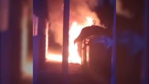 Cremen quatre contenidors al carrer Tarragona