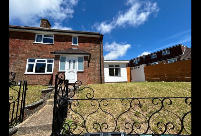 Lovely student house 10 minutes from Brighton Uni Main Photo