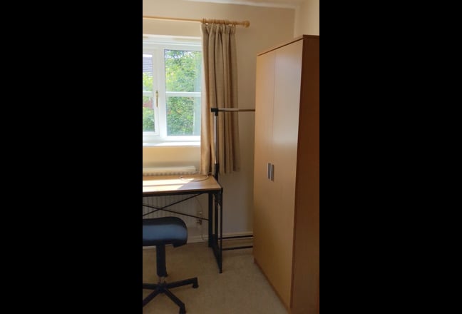 Spacious Double bedroom, must view! All bills incl Main Photo