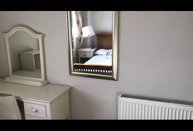 Furnished double room(single occupancy only) Main Photo