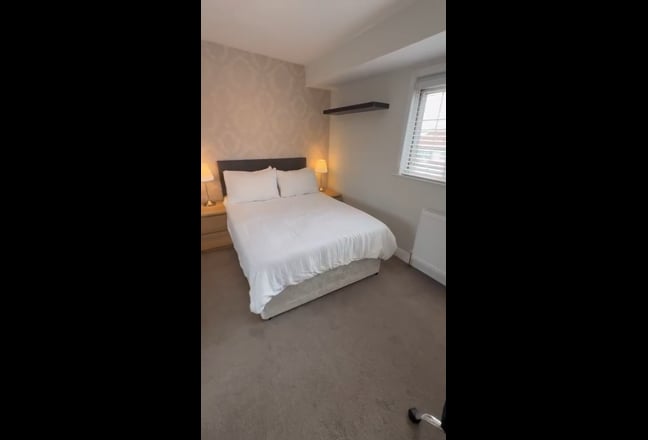 159R3) Large Double | Furnished | 2 Mins Tube Main Photo