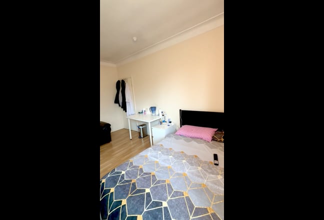 Large Double Room | Kensal Rise, Zone 2  Main Photo