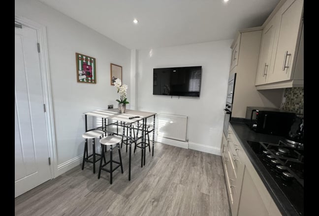 New Ensuite single room - Zero Bills  Main Photo