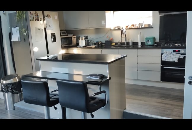 Large Double Bedroom with virtual ensuite  Main Photo