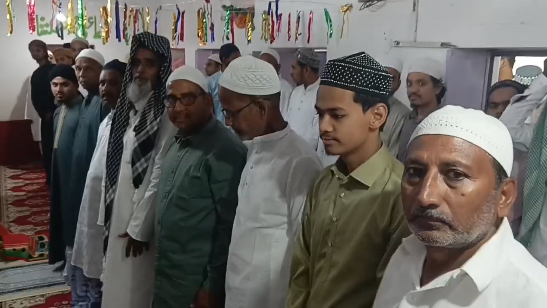 प्रखंड में धूमधाम से मनाया गया ईद उल फितर का त्यौहार, अमन चैन की मांगी  दुआ