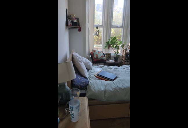 Couples Welcome! Spacious Room, Ensuite and Garden Main Photo