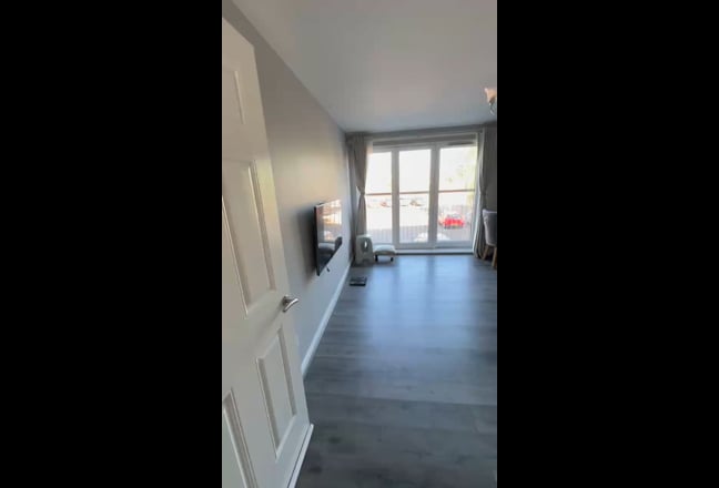 This newly renovated 2-bedroom flat with parking  Main Photo