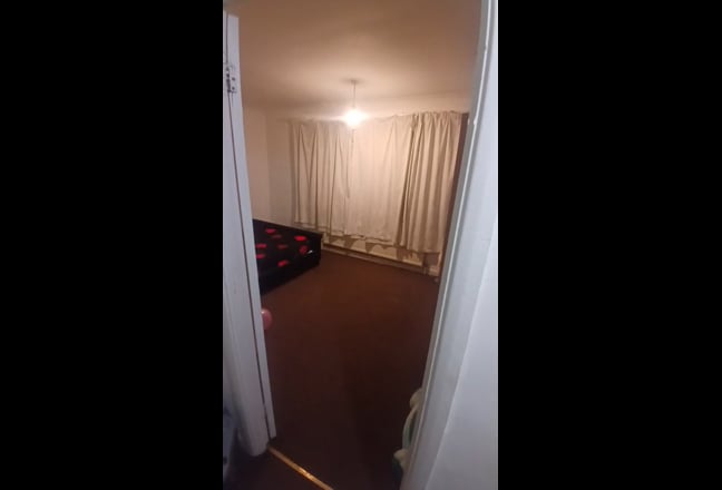 Double room for couple or two boys or two girls  Main Photo