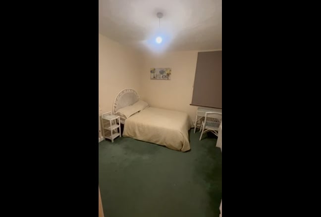 Spacious double bedroom Main Photo