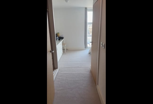 Spacious Double Room in Nine Elms Main Photo