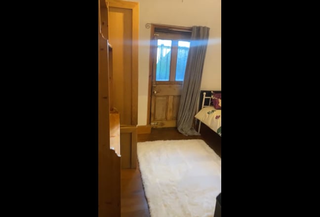 Spacious Friendly Share. Personal Garden Access Main Photo