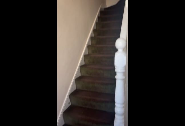 First floor flat . One bedroom one lounge one kitc Main Photo