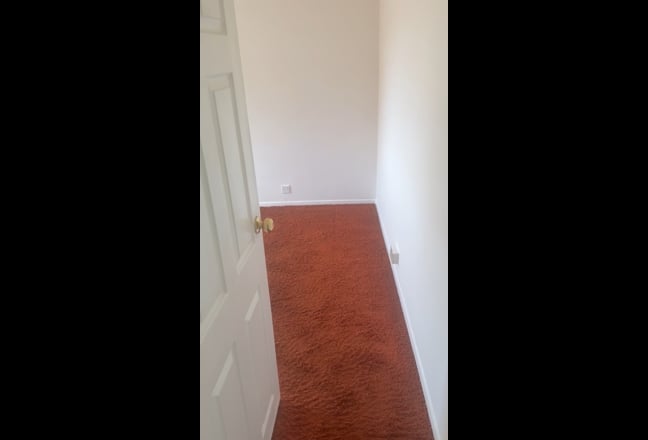 Double Room Available Immediately.  Main Photo