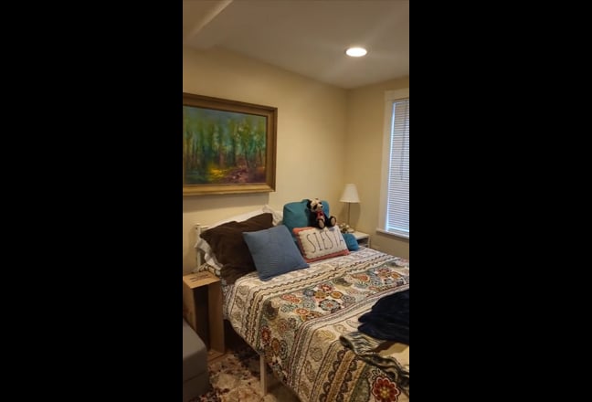 Federal Hill Room : Available for Professional stu Main Photo