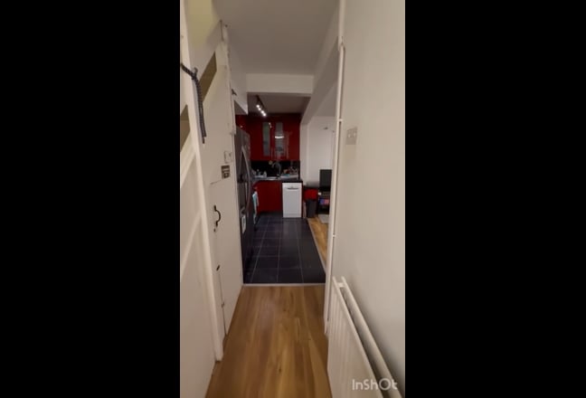 Double Bedroom available  Main Photo