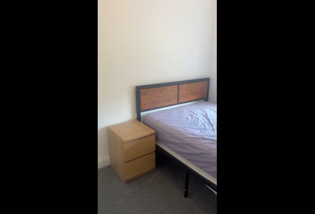 One Double room available for couple or single Main Photo