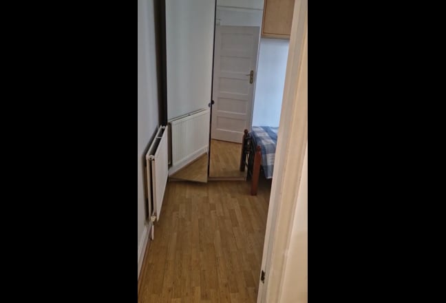  Large Single Room – Bills & Cleaner Included  Main Photo