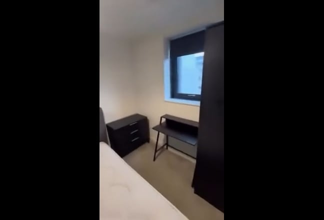 Tenancy Takeover - Join two girls in Salford Main Photo