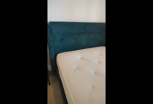 Modern Large En-suite Double-bed Room Main Photo