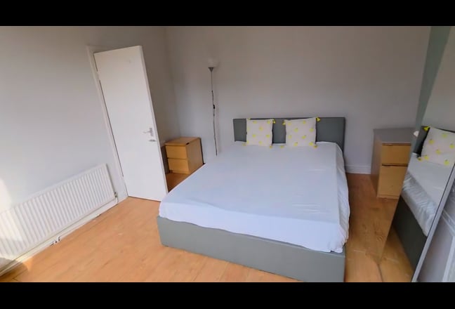 Woodhouse, short walk from Uni, Move in 13th March Main Photo