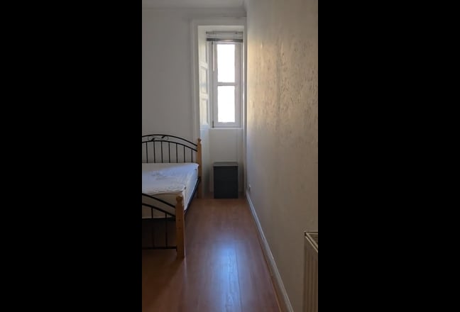 Spare Room in Polwarth Flat Main Photo