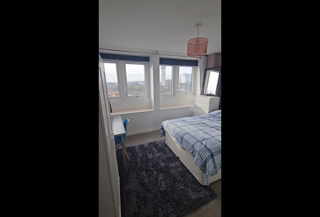 Double spacious room, close to UoM and City Centre Main Photo